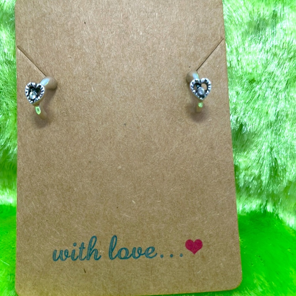 Cute little heart earrings